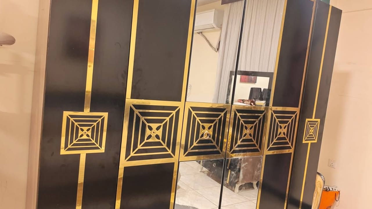 السلام عليكم اخوان غرفه للبيع المكان بغداد إني مكلف بل نشر صاحب الغرفه هذا رقمه ***********
