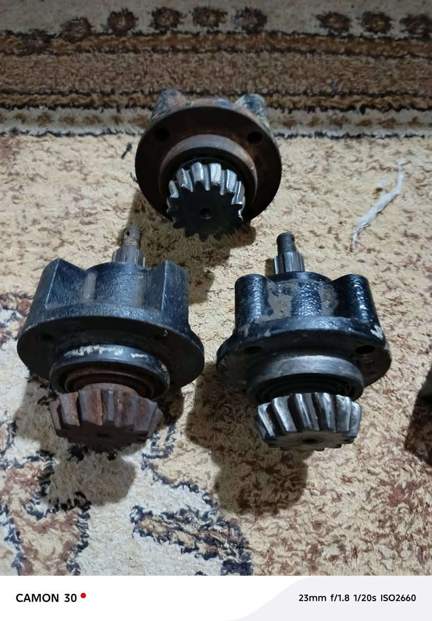 اسلام عليكم غراض ستوته للبيع..👇🏻👇
تاير ⬅️ب20
گلجات 2 والبيت ⬅️ ب10
گور ⬅️ ب... 
دشبول الجهاز والمفرد ⬅️ ب10
باتري الاصلي ⬅️ ب5
عرموطه عدد 3 ⬅️ ب15
توصاله مال؟ كاردن ماعرف اسمه عدد 2 ⬅️ب10
قبق فلنجه الامامي ⬅️ب3
گير بوكس الاصلي ابو الختم دايوان عوزه چبن ⬅️ب15

گلهن ⬅️ب75 وبيهن مجااال  ابيع مجموعه. 
مكاني واسط طريق كوت حي طويسات (السبيليات). 
اتصال  او  وتساب  او خاص ***********
