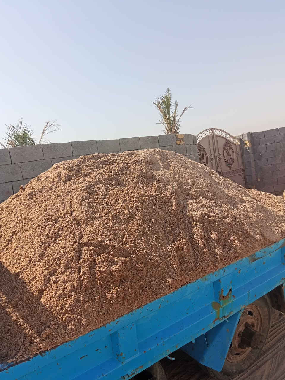 السلام عليكم توفى لدينا مواد بناء باسعار مناسبه جو السكلات سعر الكنتر رمل 25 والسعر كنتر الحصو 40 ولتك الرمل 120/وتك الحصو 160 شرط الحمل فول اهلا وسهلا//////*********** واكو توصيل باب البيت
