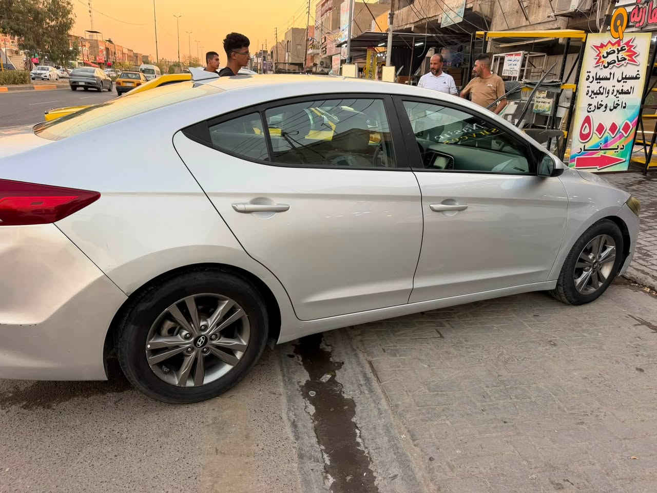 النترا 2018 وارد امريكي
محرك 2000 دوش مكينه خير من الله 
كير اي تي 6 نمر 
مواصفات se
شاشه. اصليه 
لد زنون شاشه اندرويد 
مثبت سرعه كروس 
3 انظمة قياده يكو سبورت نورمول 
تحكم ستيرن جيهتين 
كامره خلفيه 
تدفئه تبريد خير من الله   
 رقم بغداد الجديد بسمي شرط تحويل 
موجوده صور الوارد و سونار 
حادث جاملغ فقط امامي 
مكان بغداد 
الاتصال ***********
مكلف بل نشر فقط اتصال او واتساب
