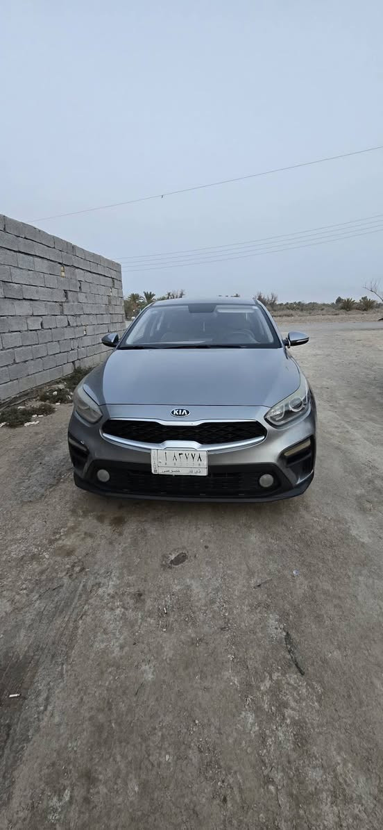 كيا سيراتو موديل 21 خليحي للبيع او مراوس
محرك 1600 كير  cvt
سياره بيها الباب الصدر الايسر صبغ 
والهلال الايمن تجميل فقط 
كير محرك حداديه كفاله 
تدفئه تبريد كله شغال
السياره نضيفه حيل
رقم السياره ذي قار معوقين بعد سنة ونص تتحول تريد مكاتبه او وكاله السياره نضيفه كلش 
سعر السياره 128 وبيها مجال بسيط
التواصل ***********واتساب او اتصال فيس ما اتواجد
