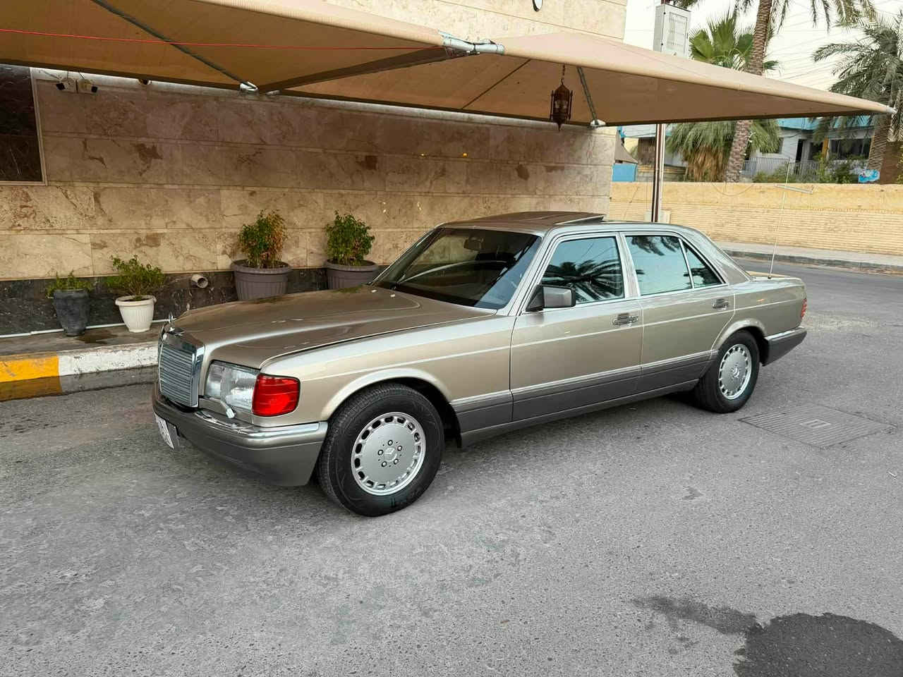 يالله السلام عليكم للبيع مارسدس جامبو رأسي مديل1991 وظع شركه السياره ماشيه129حقيقي شرط فحص وين متريد كفاله من ظربه وتبديل وخياس سياره جديده بمعنه الكلمه وظع شركه سبير منازل كير ومكينه وتبريد وحداديه وتخم تاير كله عله وظع الشركه مملعوب بيهة السياره ابد وين متريد افحص السياره شوف العين رقم بغداد ابسمي رقم الدولي الجديد مكلف بلنسر اتصل علئ صاحب السياره هاتف*********** السعر 160 وبيهة مجال جدأ بصيط مكاني بغداد الاعظميه
