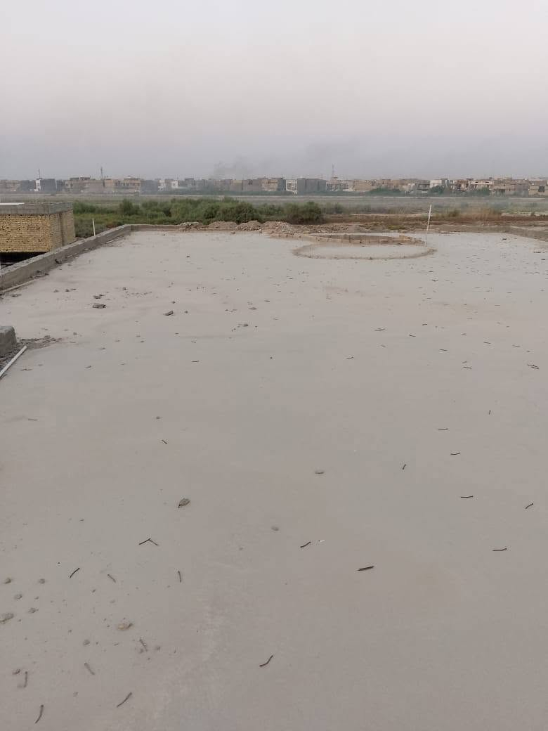 هيكل للبيع طابو زراعي ام الخيل المساحه 350متر كونكريت مسلح وشغله كله رفت صب مركزي  غرفتين نضام اسويت  وصاله وبراني ومطبخ وصيحيات داخلي وخارجي مناور وقريب للشارع العام وركن ع شارعين بناء درجه اولى قلعه مو هيكل السعر 100 بي مجال قليل سعره أكثر من هذا
