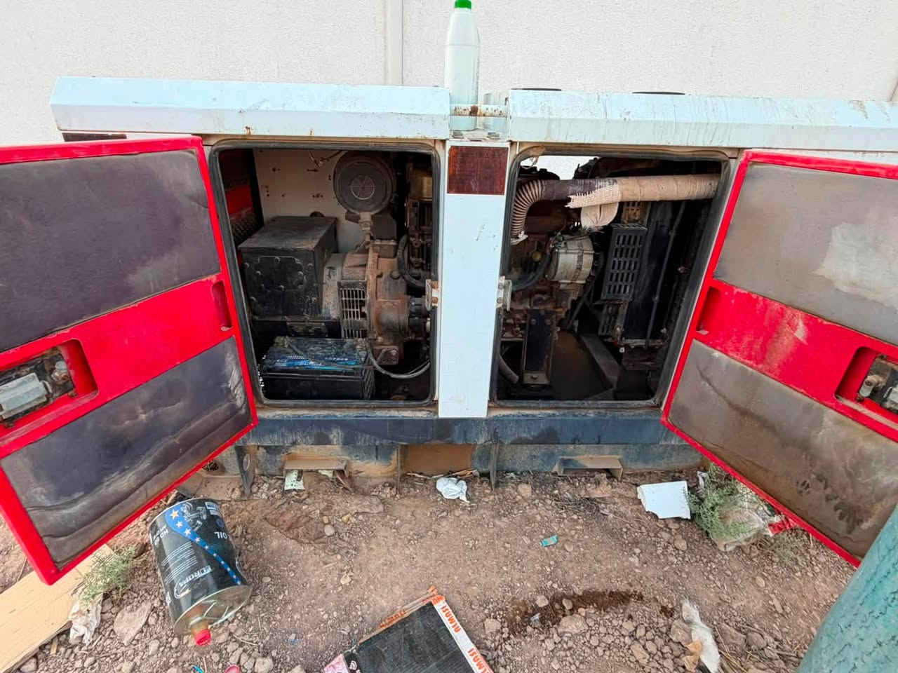 فرصة للبيع 🔥*
مولد بيركنز صيني 33 كيفي
مستخدم شهرين فقط
نظيف شبه جديد، بعده عليه غبرة
المكان: العمارة
السعر مناسب وقابل للتفاوض
اتصال: *************
