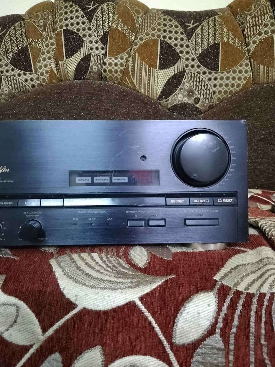 سلام عليكم.
امبلي فاير بيونير ياباني  موديل A X 740  من النوادر.نضافة أكثر من ٩٠٪ جهاز ناااار والتكبير پورات كبار جدا. وأعلى وأقوى فئة من هذا الموديل النادر والراقي. ١٦٥ واط حقيقي. كهرباء ١١٠ فولت. بدون محوله. السعر مع التوصيل ٩٠ الف. للتواصل واتساب أو اتصال
***********
***********
