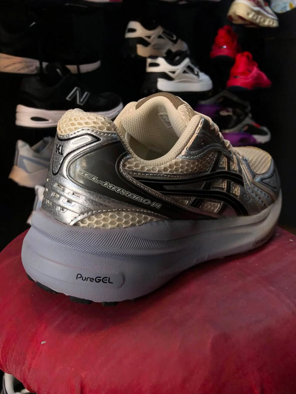 حذاء ASICS GEL-KAYANO 14 - لون سلفر مميز
القياس: 43.5
طول القدم: 27.5 سم
الحالة: نضيف وجاهز
السعر: 30 الف فقط
📍 العنوان: الموصل - سرجخانة - مقابل الابريق الموصلي - بصف لحم بعجين عشتار
🚚 متوفر توصيل لجميع المحافظات
للطلب راسل الصفحة ‏

 ***********
