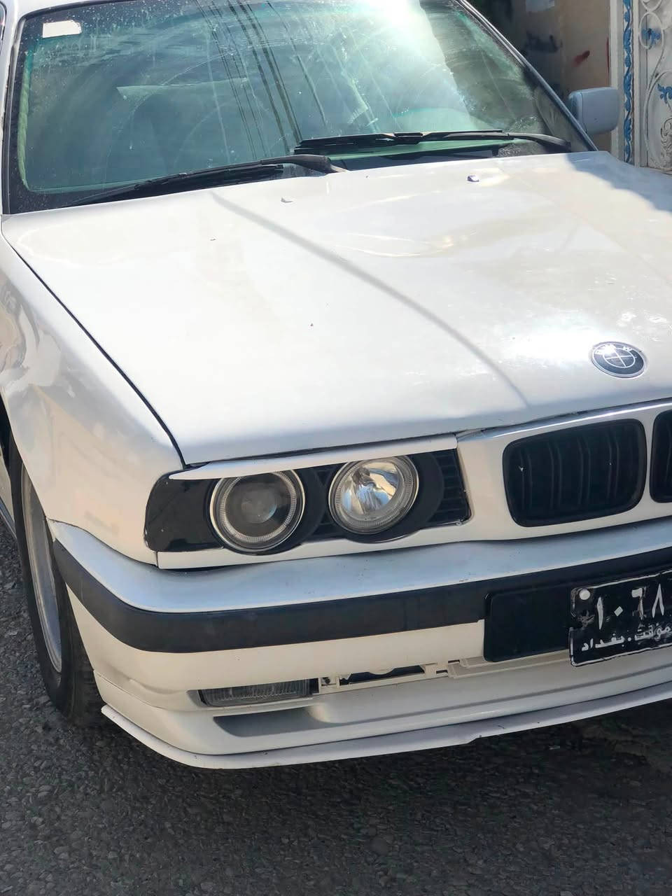 BMW 1993 525i
بۆفرۆشتن گێڕ مکینە ئەکسل بەشەرت 
دەعامی M چەمبەرM
ویل حەسیر تایەو ویلی لۆکی لەژێرە 
لایت عەلقە و زینۆ 
لایت ودەعامی و بەگلاید تازەیەی بۆ بەسراوە 
جامی پێشەوە تازەیە
بستێک لێدانی هەیە چەمەلەغی پێشەوەی لای سەکن 
هەموگیانی بەشەرت
فول گەنجانەیە 
نرخ ٢٩گەڵا$ مجالێک 
شوێن هەولێر بەحرکە 
***********
