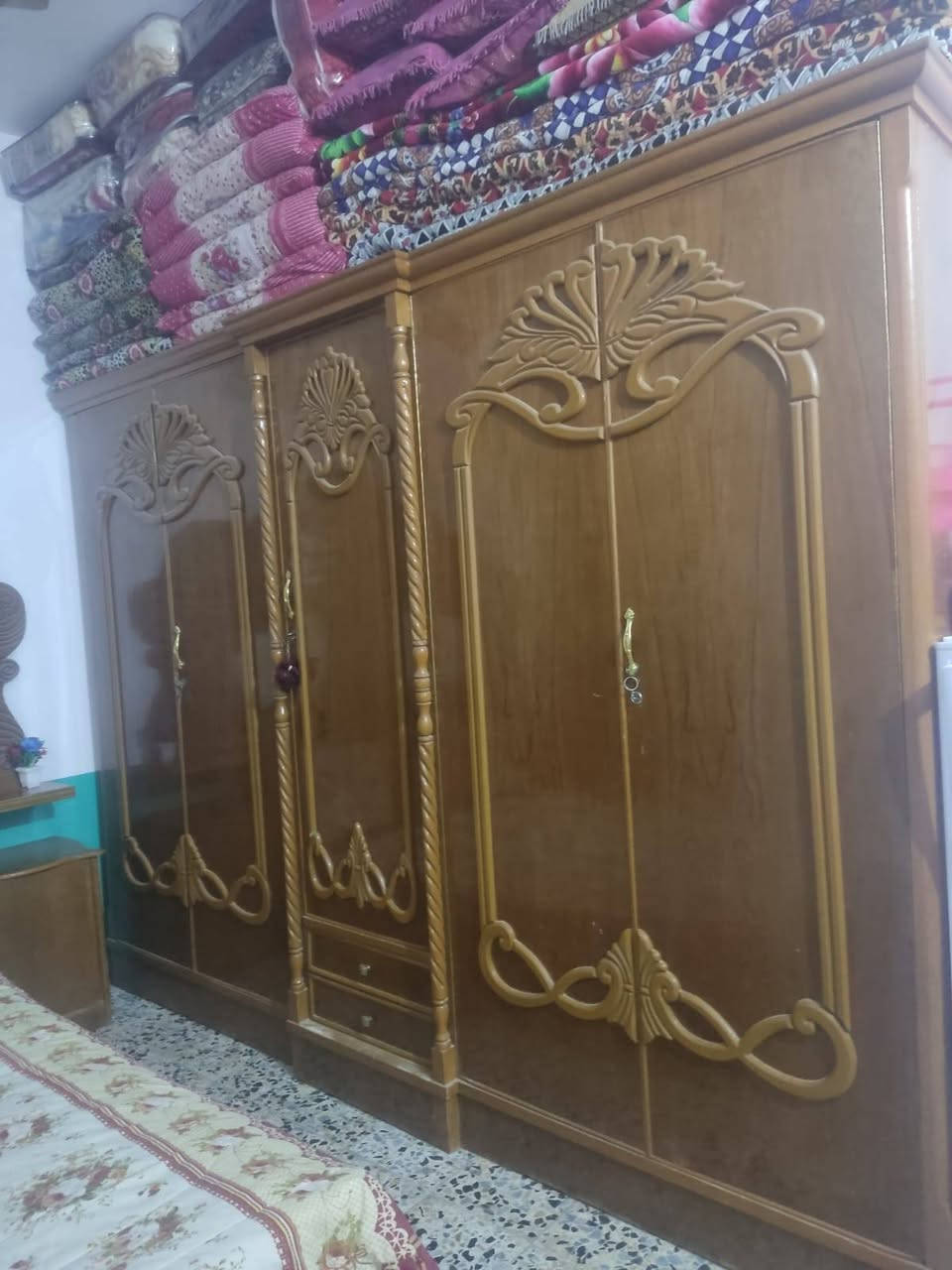 السلام عليكم خشاب البيع سعر 700 بيه مجال  ***********
