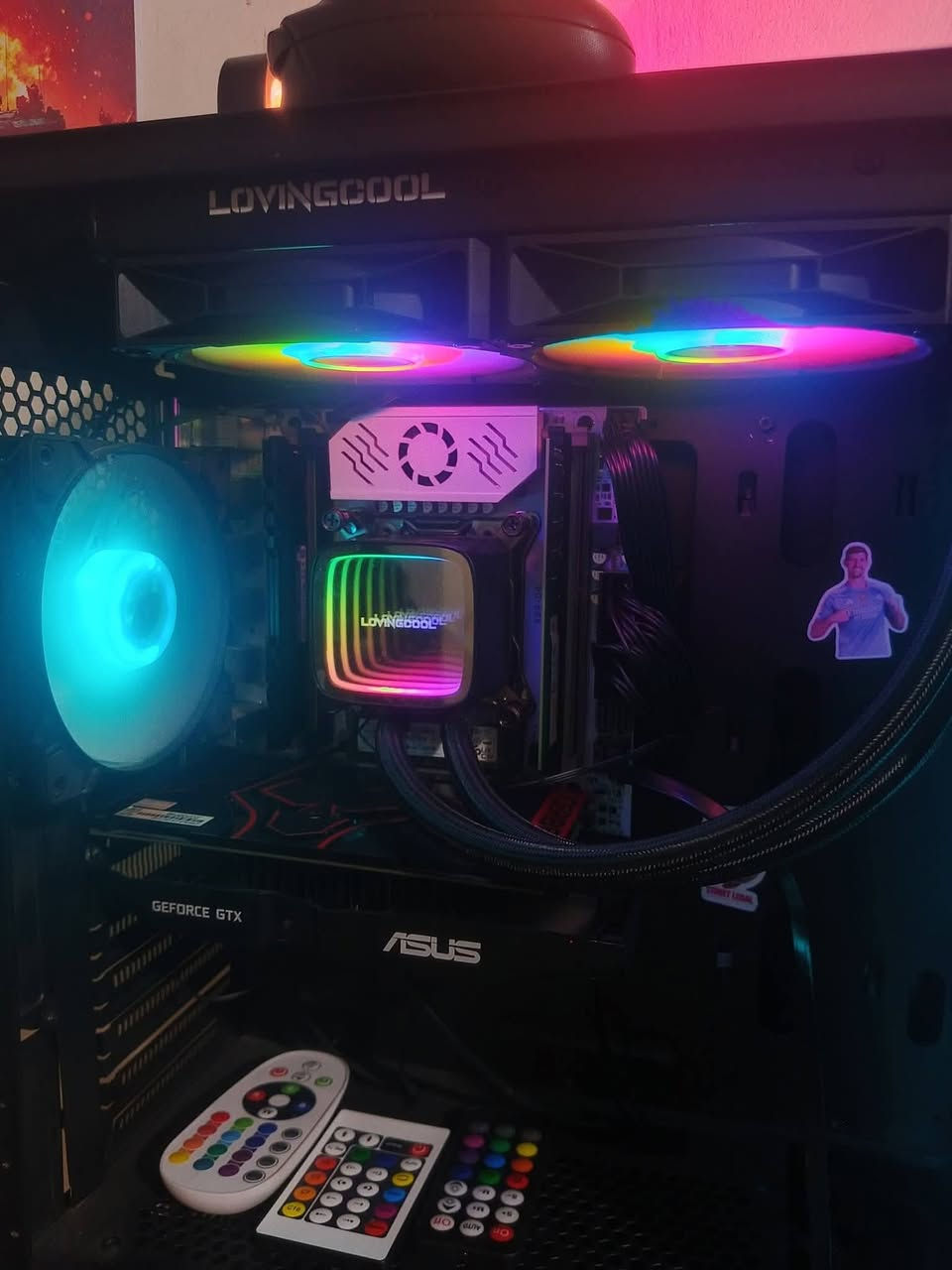 سلام عليكم تجميعه للبيع 
مواصفات 
بورد x99
معالج E5 2680V3
بور سبلاي W700 DEEP Cool
كرت شاشه gtx1050ti
رام 12 Atermiter
هارد m.2 .... 256 Samsung 
هارد HDD 320 Dell
مبرد مائي 240 LIQUID COOLE
للتواصل او الاستفسار 
***********
