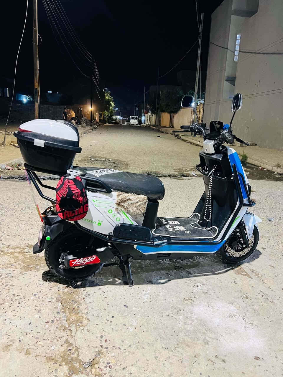 ماطور شحن أوباما للبيع 6بطاريات
لايت عالي ناصي ✅ 
اشاير يمين ويسار ✅ 
ملف 2000W✅
دبل إشارة ✅ 
بلوتوث ✅
نظامR✅
السعر 800 وبي مجال👍🏻مكاني موصل الأيسر حي الانتصار
ويرهم مراوس حسب القناعه 
*********** 
وبي واتساب
