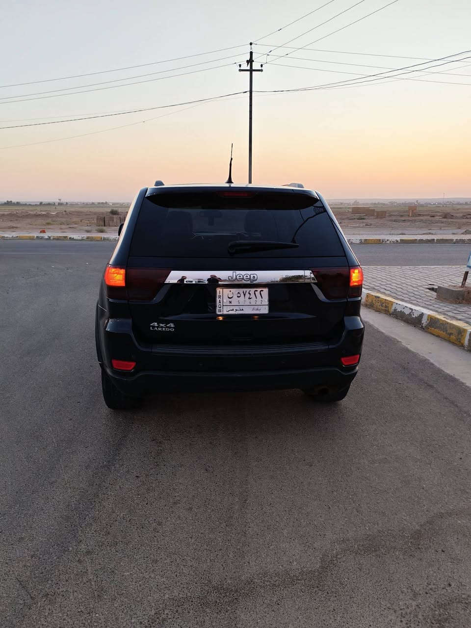جيب ٢٠١١ فول اعلى فئة سيارة جديده لوك  بيع او مراوس عنوان الرمادي سعر ١٤٥ تواصل ***********
