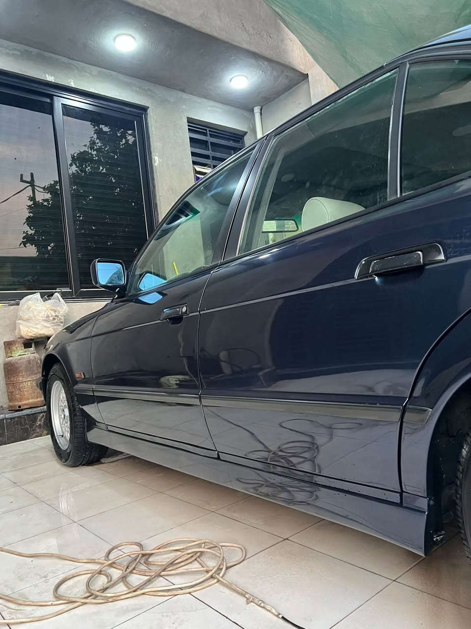 السلام عليكم 
اصل وفصل 
BMW525 
للبيع او مراوس  بجالنجر 2012
السياره جديده بكل معنى الكلمه ومصروف عليها هواي 
كير ومكينه  كفاله قبل شهرين شادهن 
تخم ضفيره جديد 
حداديه اماميه خلفيه وسطابكسلات جديد 
تخم تاير. وويل جديد 
غرفه جديده لون ابيض جديده 
صبغ جديد درجه اولى صارلها يومين تبولشت السياره 
منضومه تبريد ثلاجه 
منضومه مي جديده 
السياره متصرف عليها ولا دينار 
سلايت طكتين 
كشنات كهرباء
تجاوي كهرباء 
رقم بابل سنويه ٢٨ مداور ثاني يوم 
السعر ١٠٠ وبيها مجال 
مكاني بابل حله 
مامتواحد عل فيس اقره المنشور وخابرني 
***********
