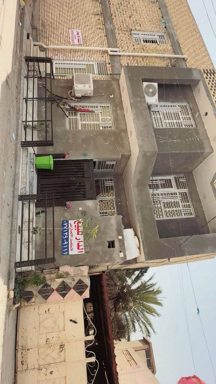 السلام عليكم
بيت للبيع طابو صرف بسمي الموقع الاسكان الصناعي شارع الجامع فرع اسواق العصمي بناء حديث 2025 الطابق الارضي 
استقبال مدخل زغير صحيات خارجيه مطبخ صاله غرفه منور صحيات داخليه الطابق الاول 3 غرف صاله صحيات 
بناء. كله طابوك حصيره ممتازه وشغل درجه اولى رباط ساقط الطابقين صطح شتايكر جاهز من كلشي للاستفسار *********** السعر 142 مليون بيه مجال بسيط
