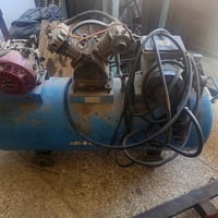 كمبريسر للبيع ويه دريلات هوه 3  بغداد الحسينيه الراشديه تواصل 07737352...