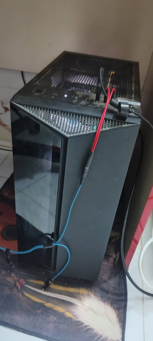 السلام عليكم ، حاسبة للبيع 
مواصفات: 
كيس MSI MPG GUNGNIR 111R
رام 16GB DDR4 Vengeance             
كرت RTX 3080 Ti Zotac                   
معالج Ryzen 7 5700X                
 لوحة أم PRO B550M-P GEN3
  تبريد هوائي LC-120H                    
  هارد Lexar SSD NM620 1TB
مزود الطاقة Fantech PSB750M

ووياها عاكسة وبطارية

تشغلك ساعتين او ساعة ونص

بطارية جديدة ما صار ٦ اشهر تقريبا من جبته وهم نفس ماركة مال عاكسة 

الحاسبة فول الفول 
ووياها شاشة 1080p 
+ الميز هم يجي وياها 

وتخبل بس جيب وشد 

سبب البيع جاي اجمع علمود اشتري سيارة 

السعر 
مليون و ٨٠٠ وبيه مجال للشراي
مكاني الكوت 
توصيل مابيع اذا مو تدفع مقدم لان هواية صايرة حالات يطلب وبعدين يسد تلفونه ف علمود اضمن حقي وحق المشتري 

رقم هاتف ***********
