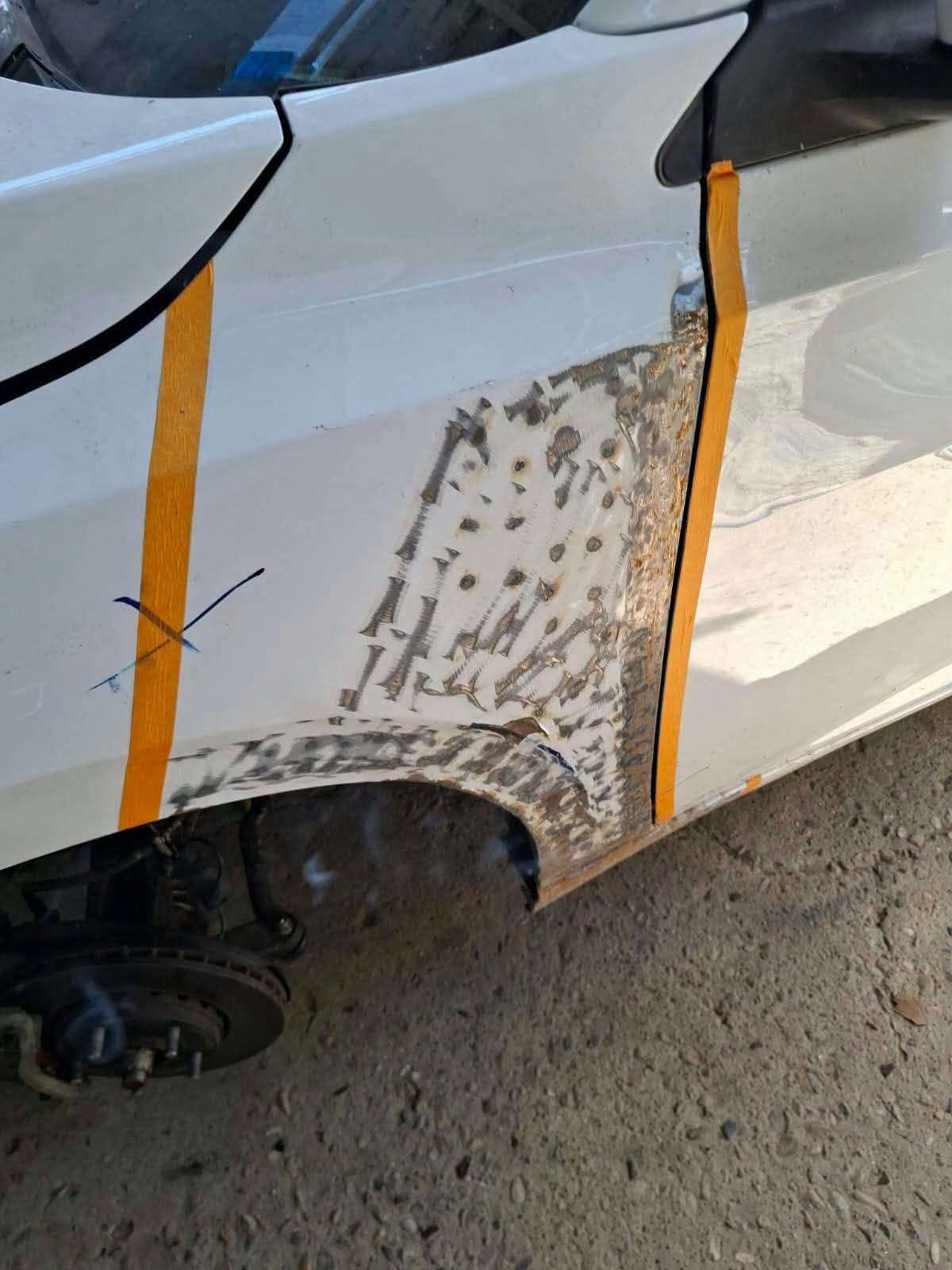 نيسان سنترا • بدون تفاصيل