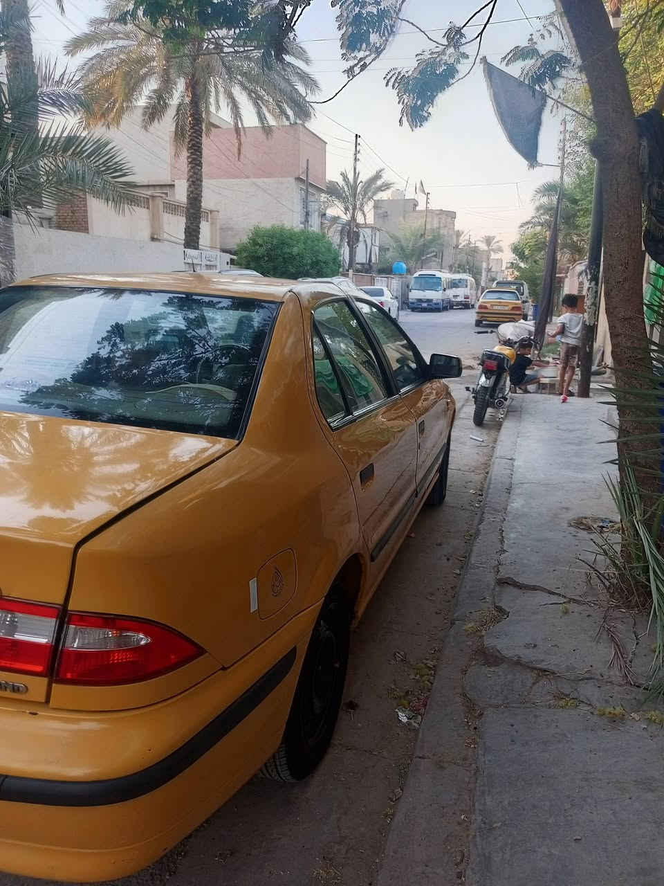 السلام عليكم سمند 2012 جاهزه مكفوله بيها طخه بسيطه  تبريد وبااسمي تحويل ثاني يوم السعر40 ورقه وبيها مجال  كهربائياتها كلها شغال  العنوان بغداد الشعب ***********
