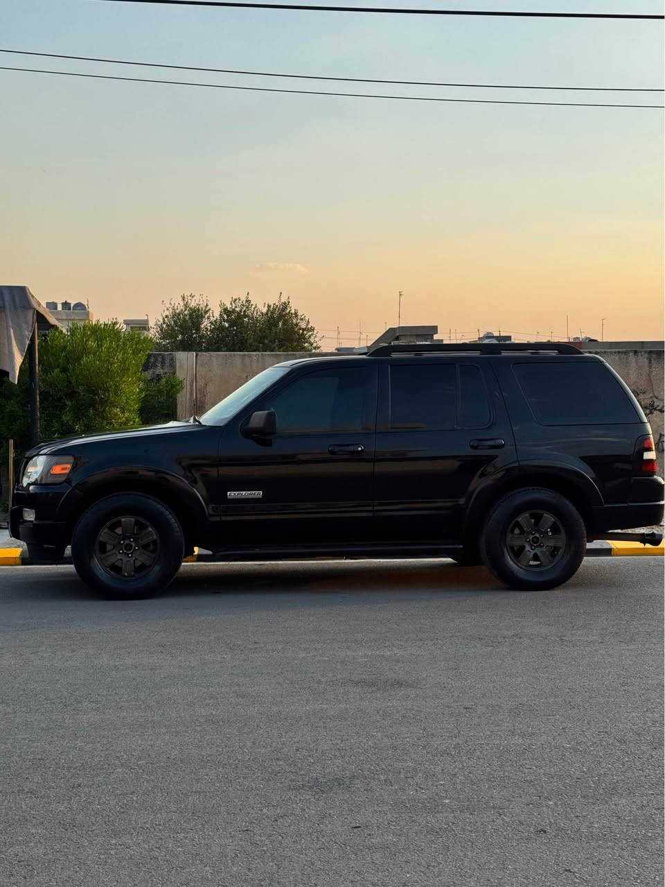 Ford explore2007 
فول مواسفات تەنها سلاید نیە
ناوزەرد
دەبل ئەکسل 
تبرید مەرکەزی
سێ رێز کوشین 7 نەفەری
یەک پارچەی هەیە بی داخلی بێ ئەرباگ
رەقەمی نوێیە و سەنەوی بە سەر چوە 
740 هەزار غه رامەی لەسەرە دوای معامەلە دەی گەرێنمەوە

فول موصفات ماعدا فتحه 
دبل اكسل
كشنات 3 مقعد 
تبرید مرکزي
بيه واحد قطع صبغ بدون داخل و بدون ايرباك
رقم جديد و سنويه منتهي 
عليه 740 الف غرامه 
*********** واتس ئاب أربيل, العراق
