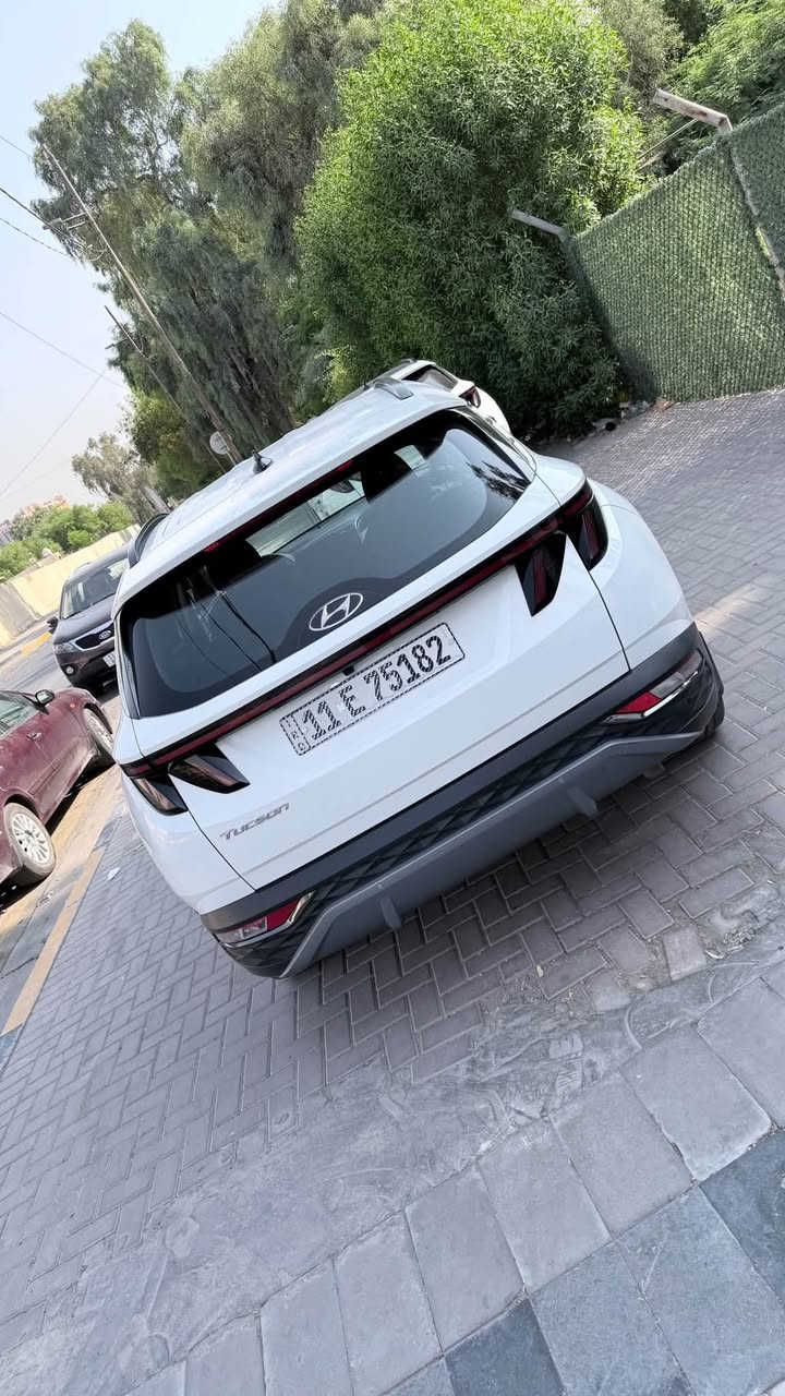 توسان موديل 2022ماشيه 75الف السياره نضيفه وجديده السعر 167$وبيها مجال بسيط مكان السياره بغداد للاستفسار ***********
