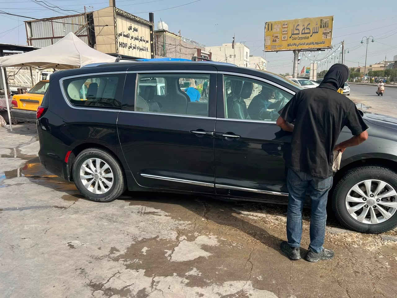 السلام عليكم للبيع
كرايسلر باسفيكا موديل 2019 اسود بغداد كامل tuoring Lمواصفات
 ماعده الفتحة""
حادث موضح بالصور !
الرقم : بغداد  خصوصي...  ‼️‼️‼️‼️‼️‼️
- محرك 6 سلندر 3600
- ويل كب حجم 17
- كار بلي
- بصمة للأبواب الاربعة مع بصمة للجنطة
- حساسات خلفية اصل
- كاميرا خلفية اصل دوارة مع الستيرن
- حساسات الاجتياز الجانبية
- كشافات دعامية اصل
- بصمة تشغيل وتشغيل عن بعد
- قبق الجنطة  شفط
- ابواب جانبية كهربائية الحركة متعددة الفتح والغلق
- كشنات جلد اسود
- -تحكم كهربائي متكامل لمقعد السائق
- تحكم ستيرن جهتين مع مجموعة ايعازات
- شاشة دشبول كبيرة تحتوي مجموعة من الايعازات
- السيارة 7 راكب مع 3 قطع تبريد
- رادار جانبي 
- توقف ذاتي عند الرجوع .
-نضام صدمه
لايتات زنون عالي وناصي '
  السعر160$ وبيها مجال 
مكان السيارة بغداد
للاستفسار الاتصال على الرقم 
***********
