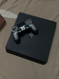 جهاز ps4 للبيع نظافه فول جهاز ممستعمل مفتوح فقط للتنظيف وبي حساب بي ال...