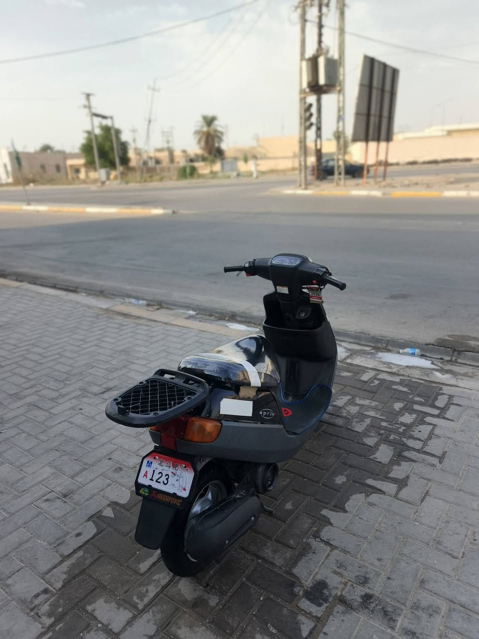 سلام عليكم دراجه بطه للبيع مكاني بلصياغ
الدراجه ما مفتوحه تطيك معدل و شعله ونضيفه ما نقصها برغي كهربائياتها كلها شغالات و نضافه الكفرات كدامك 

للاستفسار على الرقم ***********
