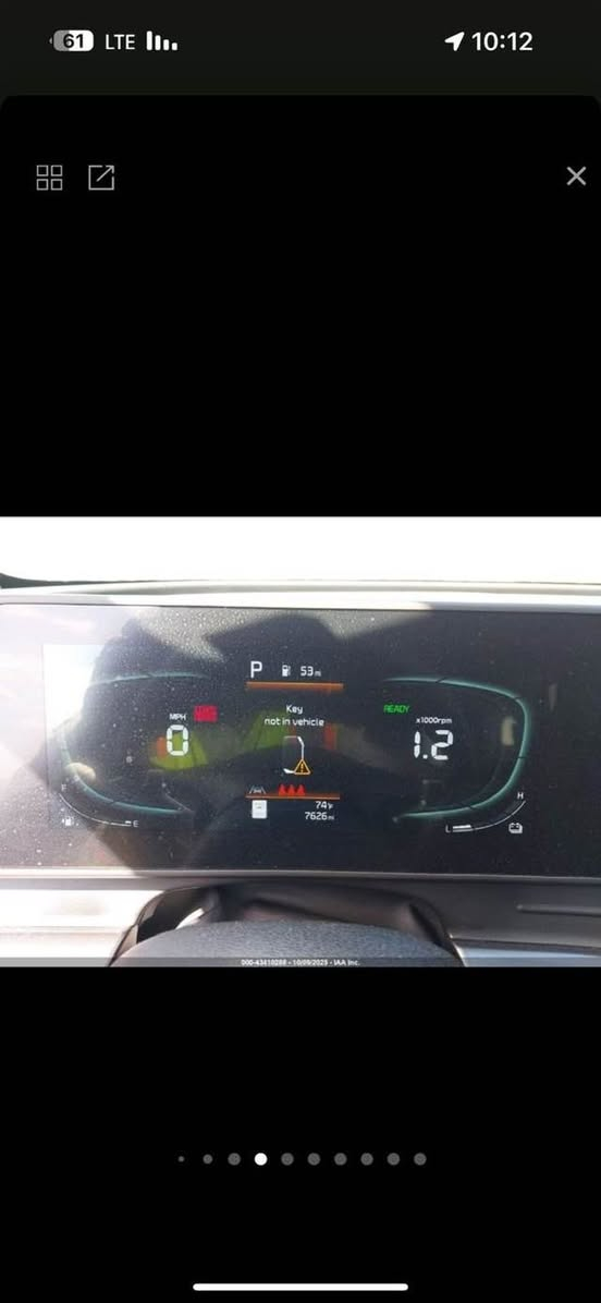 � كيا سبورتاج 2024 Hybrid – EX 🔥

📅 موديل 2024
⚡ هايبرد
💎 فئة EX – فول مواصفات
📍 ماشية فقط 7 آلاف كم

✨ المواصفات:

* محرك 1.6 تيربو هايبرد
* قير أوتوماتيك
* دفع رباعي AWD
* سقف بانوراما
* داخلية جلد
* مقاعد أمامية كهربائية
* تدفئة المقاعد
* تدفئة المقود
* شاشات رقمية
* شاشة وسطية كبيرة
* Apple CarPlay & Android Auto
* كاميرا خلفية
* كاميرات محيطية 360°
* حساسات أمامية وخلفية
* Blind Spot
* مثبت سرعة متكيف
* Lane Keep Assist
* تحذير مغادرة المسار
* تحذير الاصطدام الأمامي
* فرملة طوارئ أوتوماتيكية
* تشغيل بصمة
* دخول ذكي
* Push Start
* شحن لاسلكي
* باب خلفي كهربائي
* إضاءة LED
* جنوط رياضية
* تكييف أوتوماتيك
* أنظمة أمان ومساعدة قيادة متقدمة

🔥 سبورتاج هايبرد EX — فول مواصفات، نظيفة جداً، ماشية 7 آلاف فقط
السعر 220
للاستفسار ***********

نص مكتوب في الصور:
- 61 LTE 10:11 000-43410288 - 10/09/2025 - IAA Inc.
- 61 LTE 10:12 000-43410288 - 10/09/2023 - IAA Inc.
- 61 LTE 10:12 000-43410289 - 10/09/2023 - IAA Inc.
- 61 LTE  10:12
- 000-43410288-10/09/2025 - IAA Inc.
- 61 LTE 10:11 000-43410288-10/09/2025-IAA Inc.