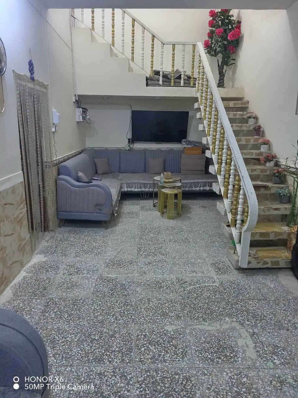 🏠 على بركة الله تعالى

🔴 دار للبيع – طابو صرف

📍 الموقع: الديوانية – حي الزهراء – شارع ٢٠ – شارع مشتل السلام

📐 المساحة: ١٤٧ متر
📏 الواجهة: ٨.٥ متر

🏡 مواصفات الدار:
• غرفة
• صالة
• استقبال
• مطبخ
• صحيات داخلية وخارجية
• مناور
• كراج

💰 السعر: ٧٨ مليون دينار

📌 تابعوا الصفحة وشوفوا عروضنا أول بأول.

🏠 عندك عقار تريد تبيعه؟
دز التفاصيل خاص، والباقي علينه 🤝

📞 للاستفسار: ***********

🏢 مكتب أبو عبدالله الشمخاني للعقار

نص مكتوب في الصور:
- HONOR X6
- 50MP Triple Camera
- O HONOR X6