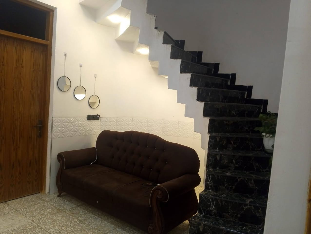 🏠 للبيع بيت جديد – موقع ركن

📐 المساحة: 150 متر مربع
✨ بيت جديد وبناء مرتب
📍 موقع ركن ومميز
🏡 مناسب للسكن والاستثمار

للمهتمين والاستفسار، ***********
