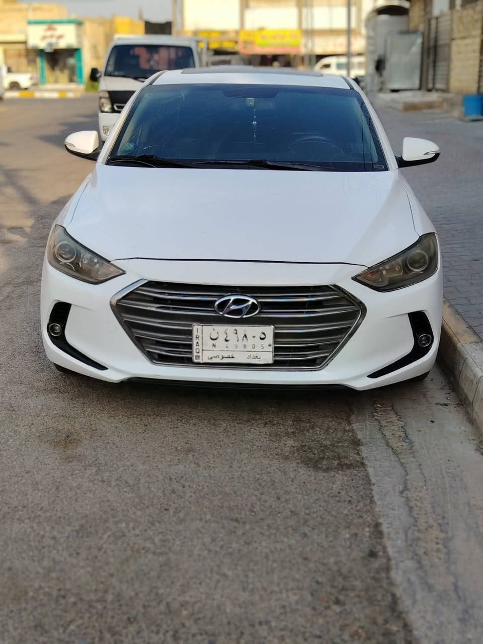 السلام عليكم
النترا 2018 خليجي 
مكينه 2000 دوش 
فتحه 
تحكم 
اشاره مري
مري شفط
ماشيه 153
مكفوله بس بيها بارد قليل 
رقم بغداد تحويل ثاني يوم
مكان السياره 
واسط الكوت 
***********
