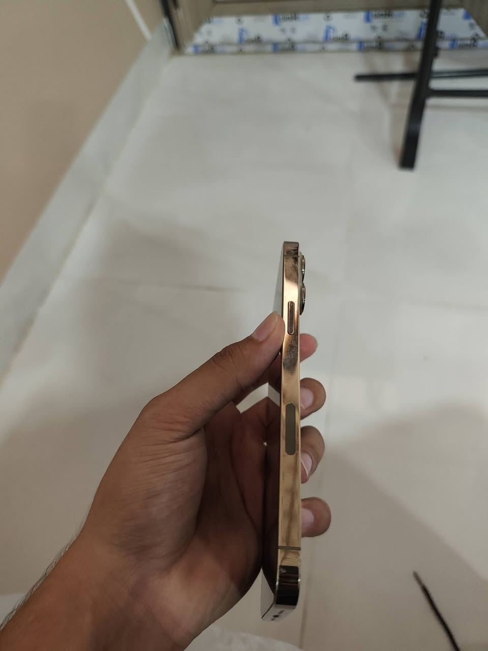 للبيع...
ايفون 13 برو ماكس 
نظيف كل شي ما بي 
بطارية 70% ٫ذاكرة 256 ٫تك سيم 
الكامره بيها رجه خفيفه 
***********
