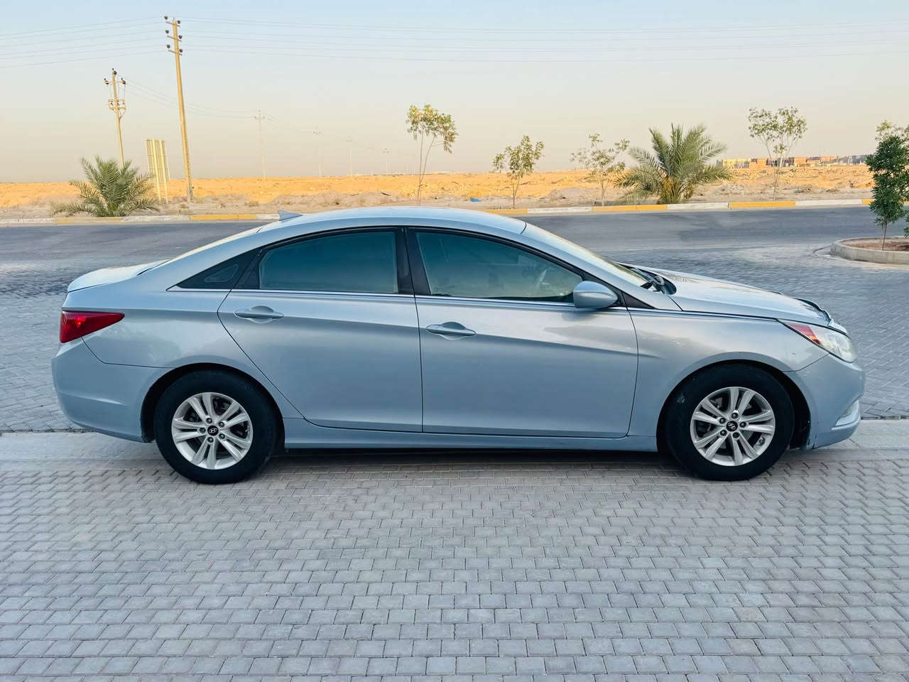 سوناته مديل 2013سعر87 ستفسار تصل رقم ***********وارد مريكي حادثه جاملغ بنيد  بيه قطعه كلير فقط باقي مكفول موصفاته مكينه 2400تبريدثلج كشنات جلد +تبريد تفه تحكم ستيرن مثبت سرعه 5ويل كب كامره حساس مكينه وكير مكفولات حداديه جديده تخم تاير مكان السياره كربلاء كربلاء, العراق
