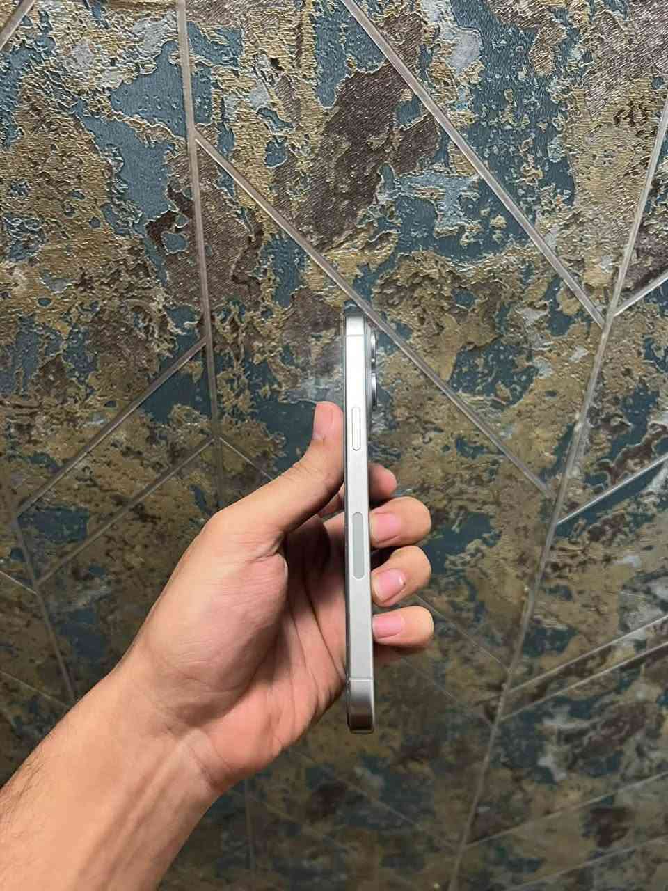 آيفون ١٥ برو ماكس • ٢٥٦ • بطارية ٨٧٪