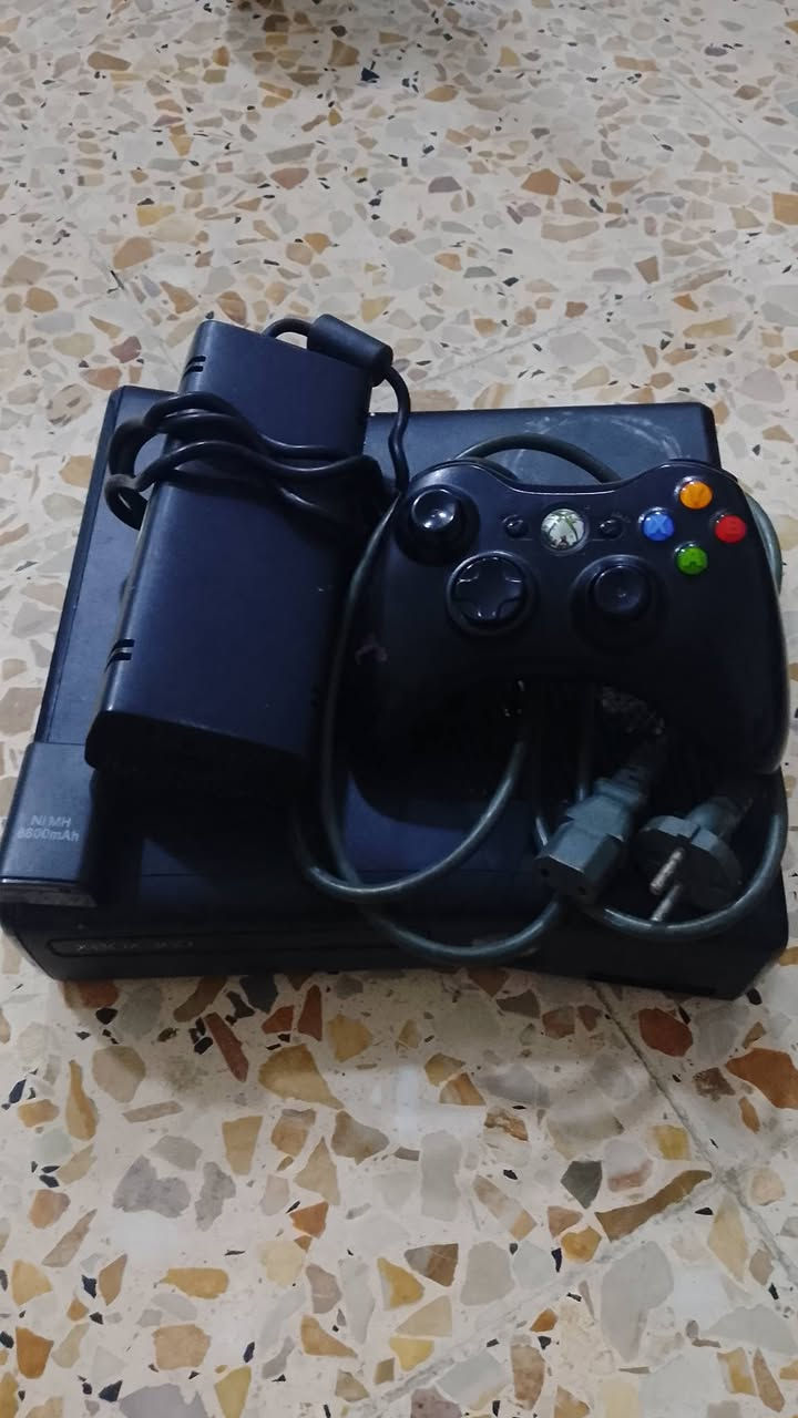 السلام عليكم بلي اكس بوكس 360 بيه عطل ماعرف عطله  بيه يده وحده اصليه شحن سعر 80بيه مجال الرقم *********** العنوان الزعفرانية بيت بنيه شارع 15
