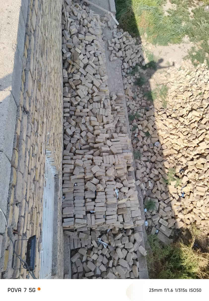 بسم الله الرحمن الرحيم
﴿وَمَا تَوْفِيقِي إِلَّا بِاللَّهِ ۚ عَلَيْهِ تَوَكَّلْتُ وَإِلَيْهِ أُنِيبُ﴾

🧱 للبيع طابوك — تقريباً 9,000 طابوكة

• حوالي 6,000 طابوكة سكس حمل بالشفل
• حوالي 3,000 طابوكة مصفّط
• متنوع: كامل، نص، وقليل

📍 العنوان: ميسان – العمارة – طريق المجر الكبير
منطقة الإدارة المحلية، مقابيل محطة وقود الإدارة المحلية، بصف محطة الماء.

💰 السعر خاص
👀 المعاينة على الطبيعة، تجي وتشوفه بعينك.

📞 ***********
📱 يفضل التواصل عبر الواتساب

نص مكتوب في الصور:
- POVA 7 5G 23mm f/1.6 1/315s ISO50
- POVA 7 5G 23mm f/1.6 1/329s ISO50
- POVA 7 5G 41mm f/1.6 1/587s ISO50
- POVA 7 5G 23mm f/1.6 1/509s ISO50