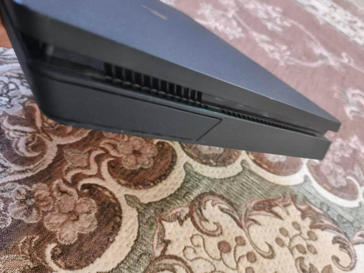 ╔══════════════════════╗
🎮🔥 متوفر PS4 SLIM 🔥🎮
╚══════════════════════╝

✨ مع كامل الملحقات ✨
🎯 حساب موجود بي ألعاب
💾 مساحة 1 تيرا
🕹️ جويستك واحد
💿 يوجد قرصين: GTA 5 و Minecraft

🔒 الپلي مامفتوح
🧼 نظيف جداً وحالته ممتازة

━━━━━━━━━━━━━━━━━
سعر 220 وبي مجال 
تواصل واتساب ***********
