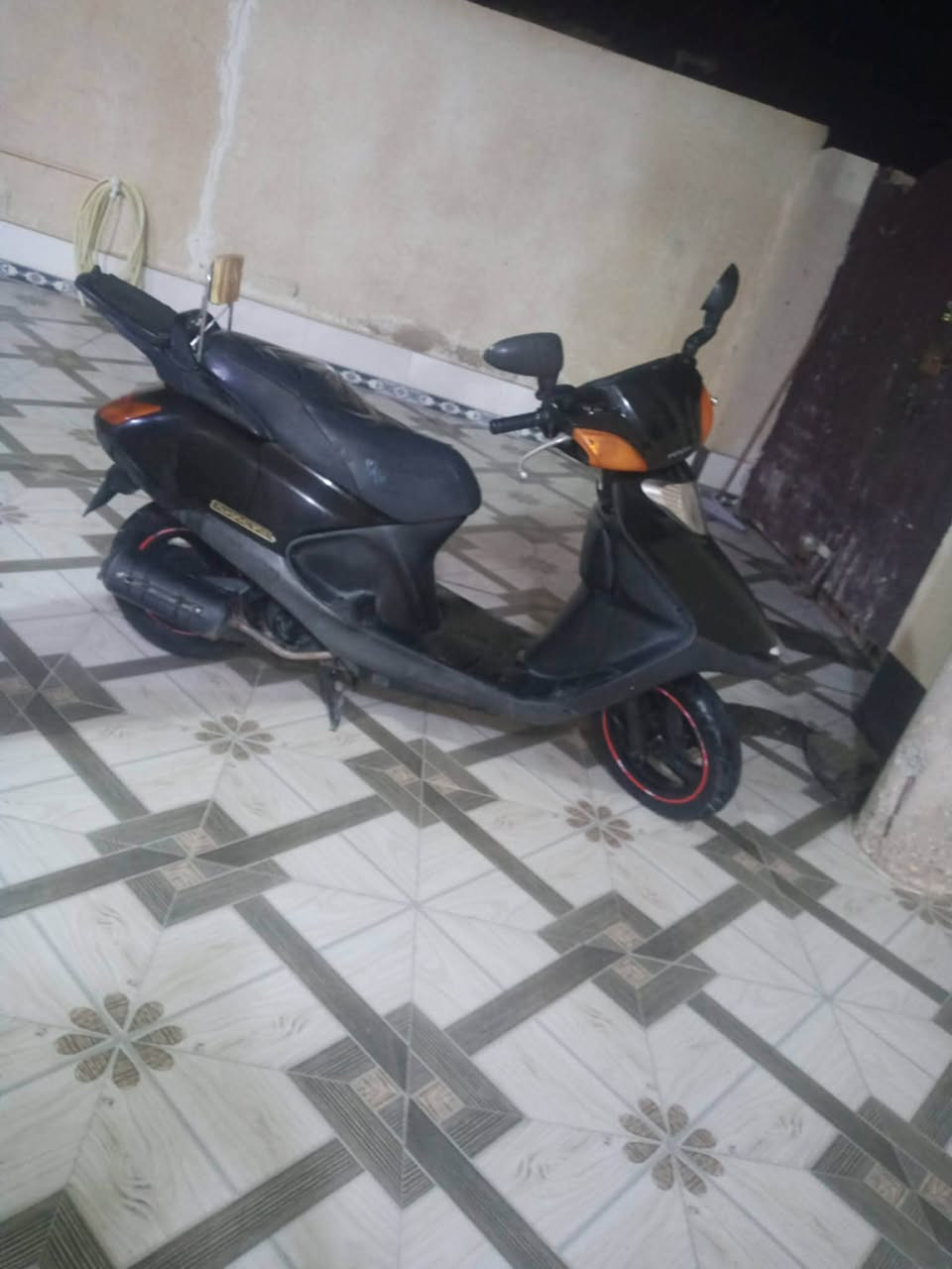 سبيسي • اسود • ناعمه