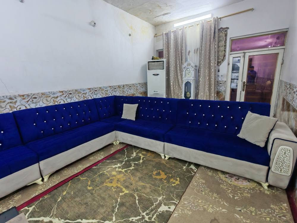 ديوان تسكام بلوك أسود 15 متر يطلع 28 مقعد حيل نضيف مابي اي ضرر السعر625 العنوان كربلاء بدايه الامن الداخلي يوجد توصيل داخل كربلاء *********** كربلاء, العراق
