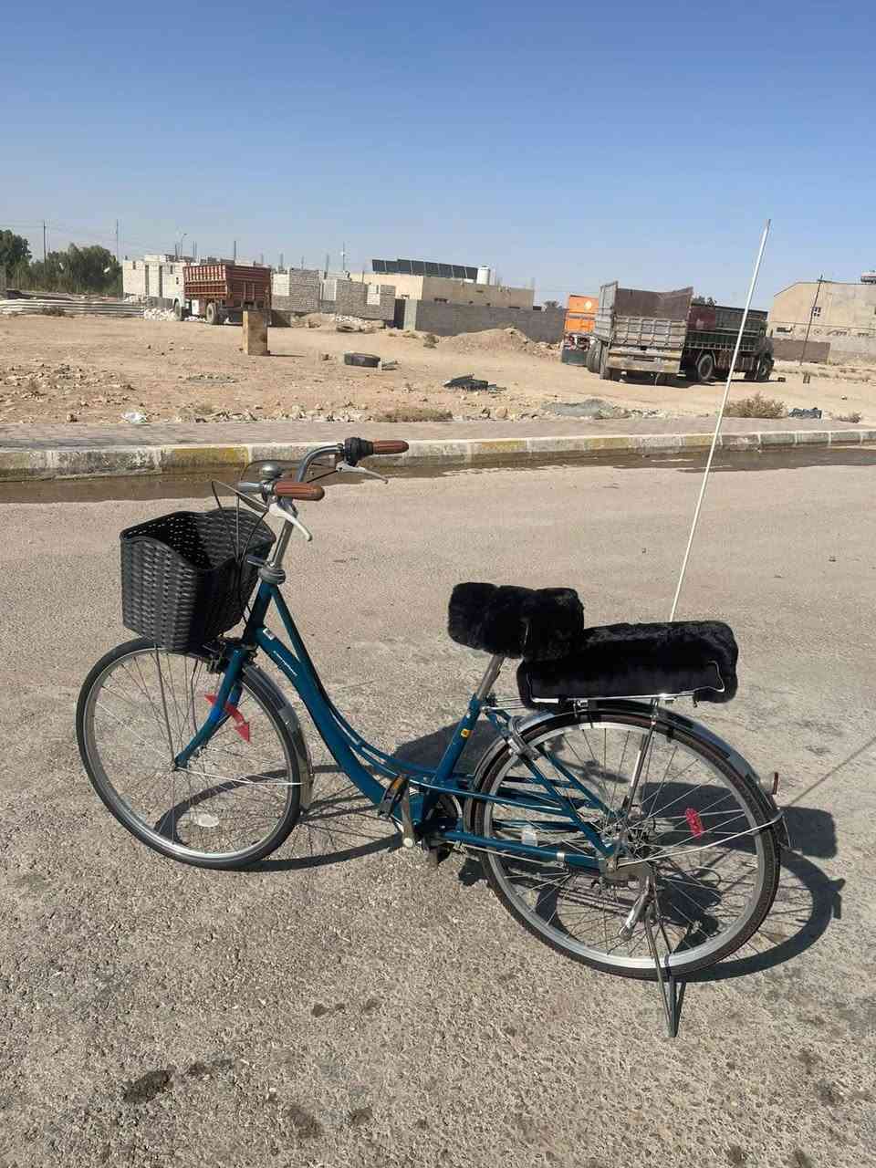 السلام عليكم بايسكل للبيع حجم 26 ياباني اصلي مال باله البايسكل جاهز ما ابي اي نقص كله شغال السعر 100 بي مجال بسيط *********** المكان القائم العبيدي
