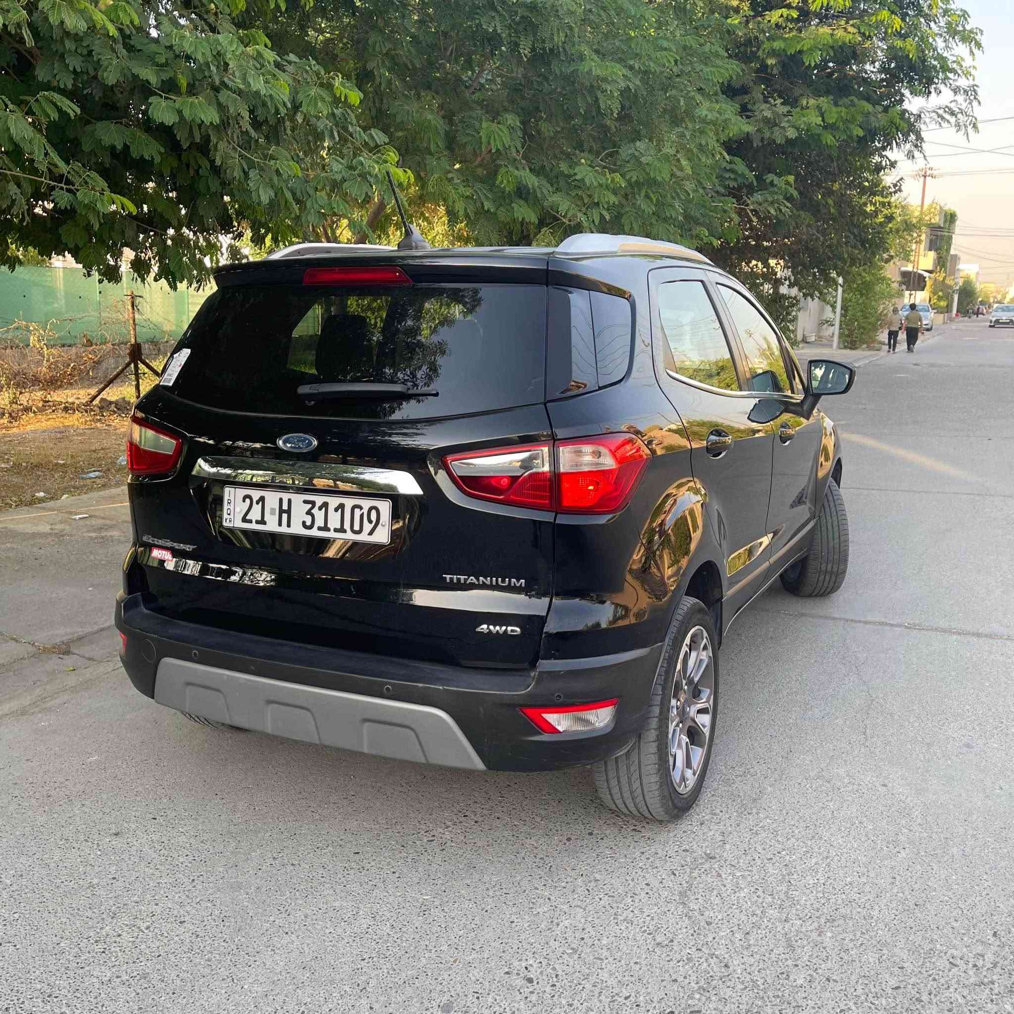 فورد ايكو سبورت تيتانيوم يعني فوول 

موديل ٢٠٢٠ 

مكينة ٢٠ مكينة مرغوب

سيارة ماشية ٤٢ مايل 

سيارة فوول مواصفات 
-سيارة بصمة 
-بصمة ابواب
-ماسحات اوتو 
-لايتات اوتو 
-تحكمات ستيرن تحديد سرعة
-فتحة السقف 
-دبل اكسل 

ضرر بيها باب سائق و جاملغ سائق صبغ بدون دواخل  بدون حادثة امامة 

سعر سيارة ١٣٠$ بيها مجال بسيط 
*********** كركوك, العراق
