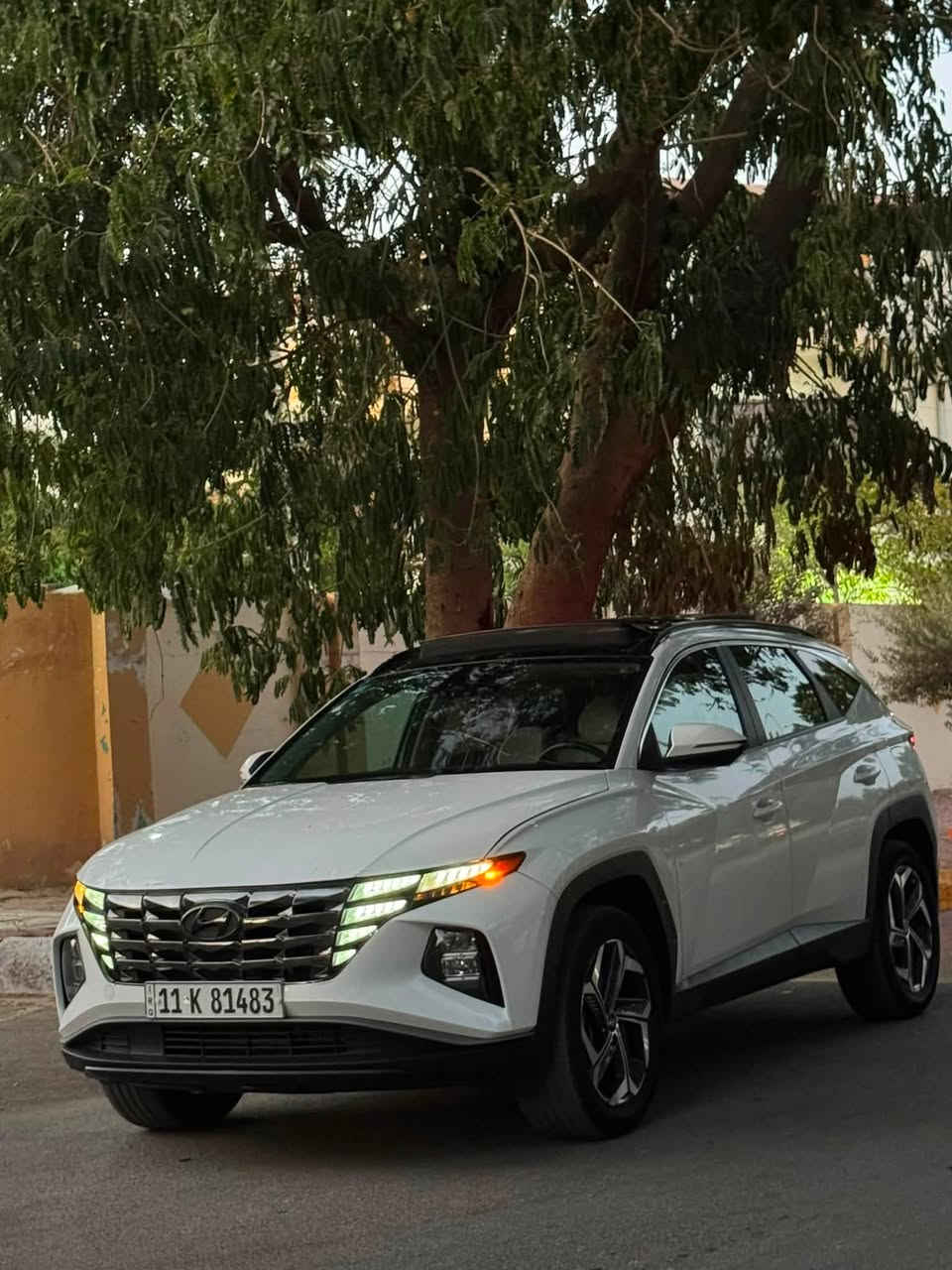 🚗 هيونداي توسان هايبرد 2024 للبيع ✅
📍 الموديل: 2024�🌍 الوارد: أمريكي 🇺🇸
السعر :- 184 وبيها مجال 
‎✨ فول مواصفات، وتضم:�• سقف بانوراما�• كاميرات�• رادار أمامي وخلفي وجانبي�• شاشة كبيرة + عداد ديجيتال�• رنكات (ويلات) 19 إنج�• مقاعد جلد مع التدفئة�• نظام دفع رباعي (4WD)�• Apple CarPlay�• إضاءة LED + Back Light�• بصمة أبواب (Touch)�• جير دكم (Shift by Wire)�• هندبريك إلكتروني + تشغيل بالبصمة�• مقاعد كهربائية�• مثبت سرعة + نظام الحفاظ على المسار�• باب صندوق كهربائي�• تحكم كامل من المقود (ستيرن)�• شاحن لاسلكي�• تشغيل عن بُعد�• أوضاع قيادة: اقتصادي – سمارت – سبورت – ثلجي�• تبريد أمامي ثنائي (Dual Zone)�• نظام النزول من المنحدرات (HDC)�• Auto Hold�• نظام Diffuser�• المرآة الوسطية بتعتيم تلقائي�• مرايا جانبية بتعتيم تلقائي
‎🚘 سيارة مميزة، نظيفة، وجاهزة للاستخدام.
‎📞 للاستفسار:�***********
