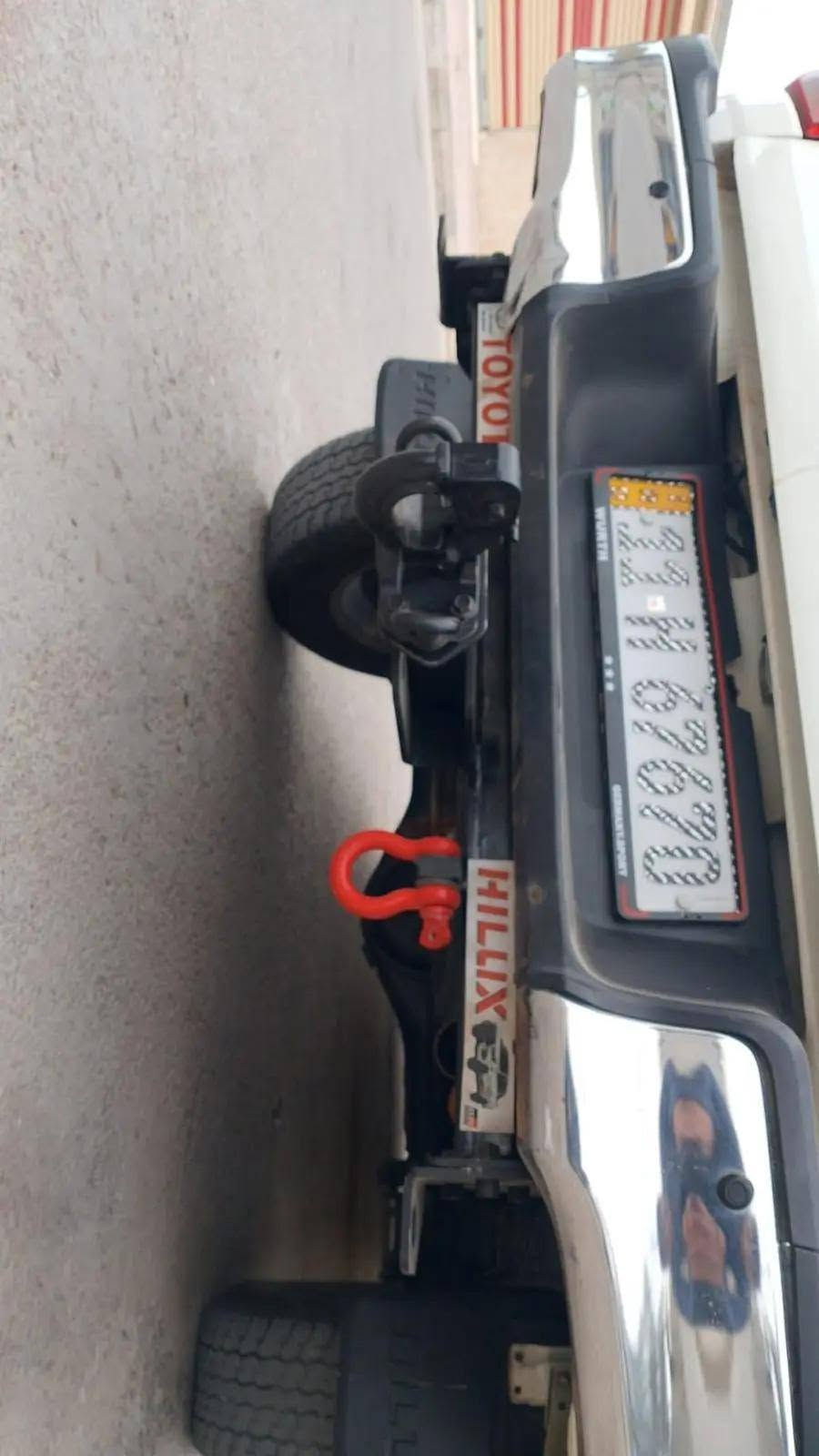 السلام عليكم متوفر هوك للبيع
+964 782 905 8822👉

نص مكتوب في الصور:
- TOYOTA HILUX GR جعفر الشمري JAFAR AL-SHAMMARI المسافة ما تفرقنا .. الاسم يكفي TOYOTA HILUX 22 02 TOYOTA HILUX جعفر الشمري
- TOYOTA جعفر الشمري *********** ***********