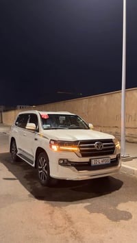 لاندكروزر GXR • ٢٠١٩ • ٨٨ الف