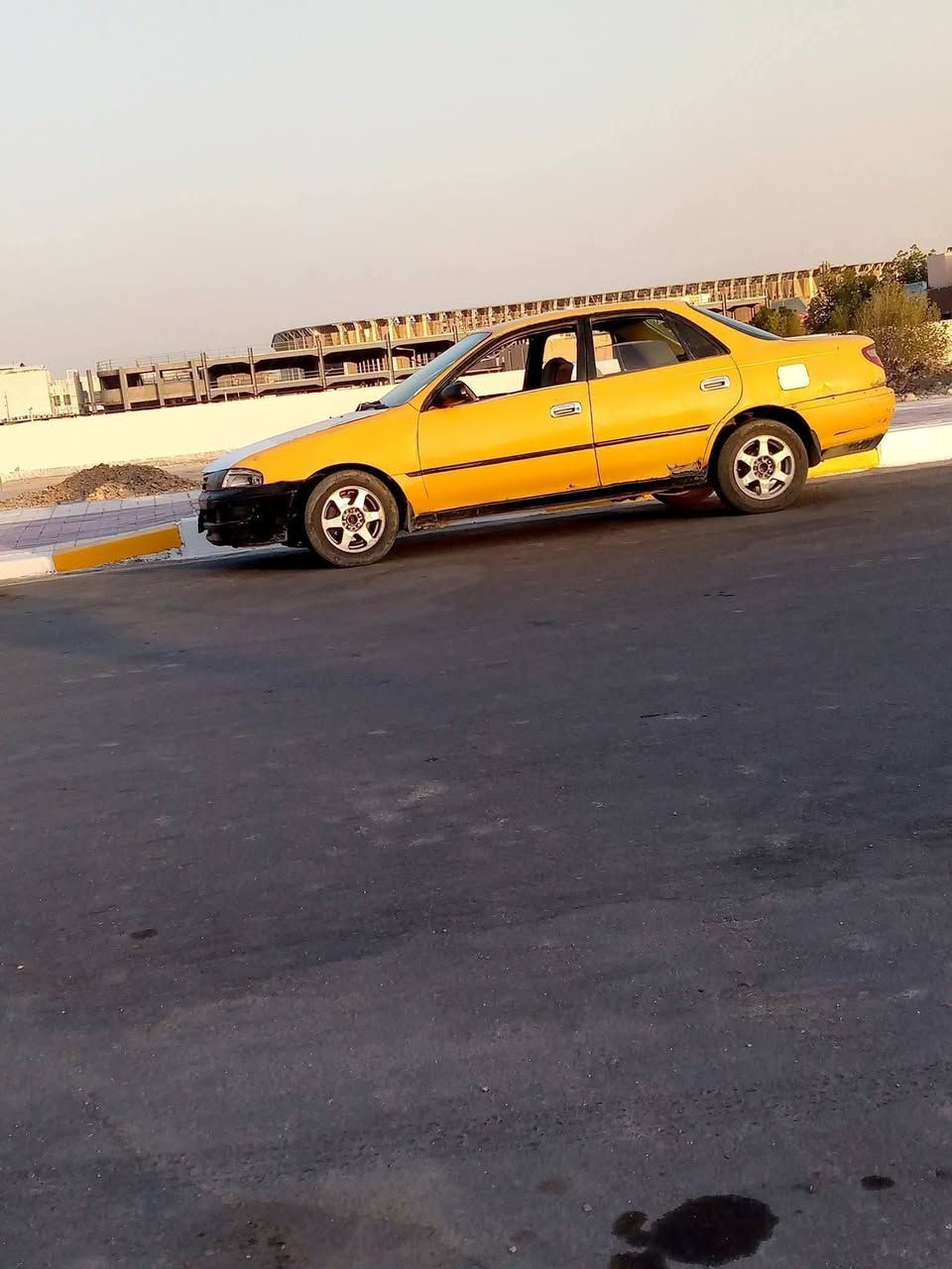 كارينا تيوتا تكسي بصره موديل 2000
مكينه جدبده صار اسبوع شاد الها طابوكه 
كير نضيف حداديه نضيفه 
السعر 15 ورقه وبيها مجال السياره خير من الله
تلفون *********** ناصريه مركز

