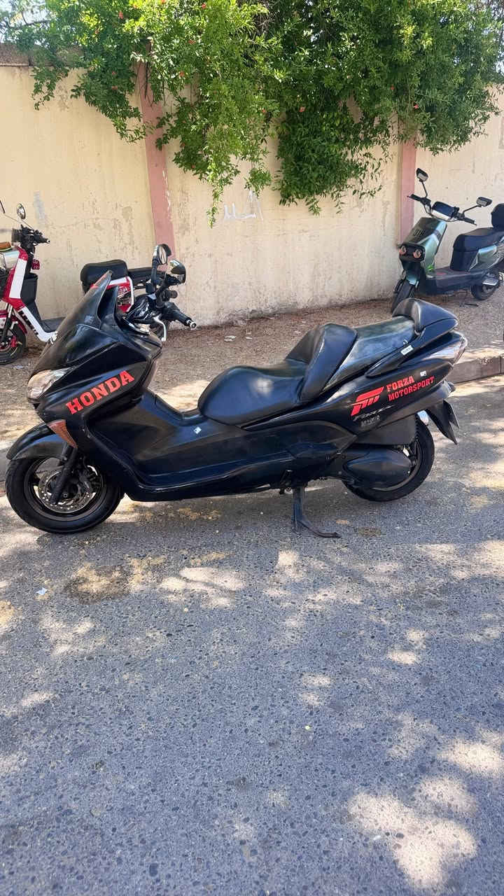للبيع فورزة 08 عمية بلاد نضافة كدام العين مرقم تحويل مباشر والمو لا شراي لا يدوخني
***********
