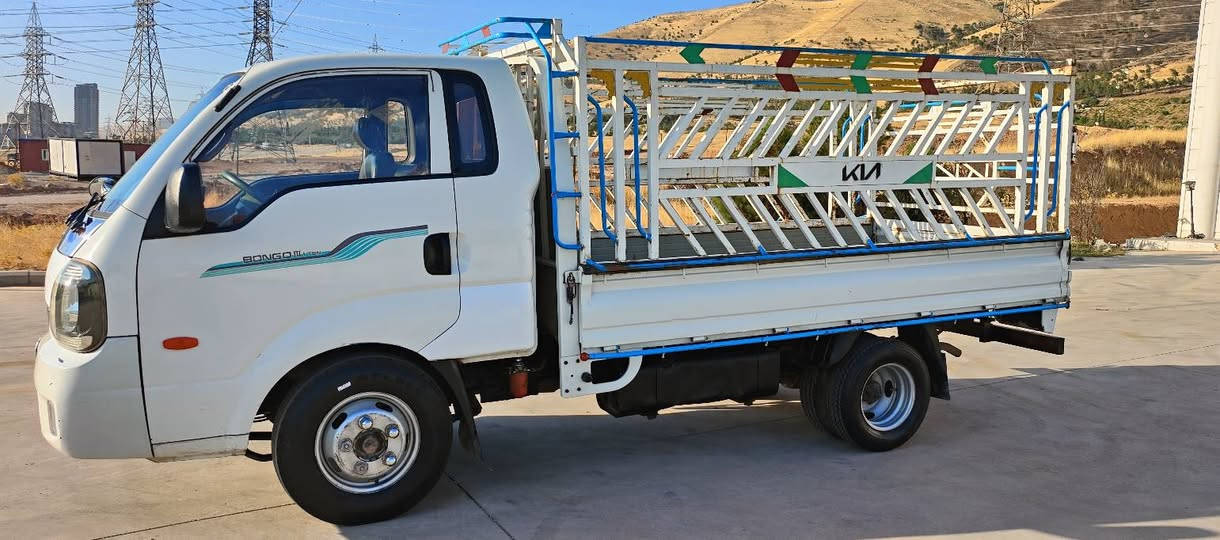 سەرەتا بەناوی خوا 
4000 مەکینە ڕەش
 کراوە بە پەم پو نۆزڵ 
کیا بیلاد 2008 
5دووگمە 
سەلە 
سەلاجە 
ئاوێنە کارەبای 
ئاوێنەی ئە خەوێت
کوشن هێتەر 
برێکی بەسراوە
کارەبای بەسراوە 
ناو بۆ دی بەسراوە
چەمچەی بەسراوە 
دەعمی بەسراوە 
6تایەی لوک 
کامل جایز 
حازرە بو بار 
***********
***********
