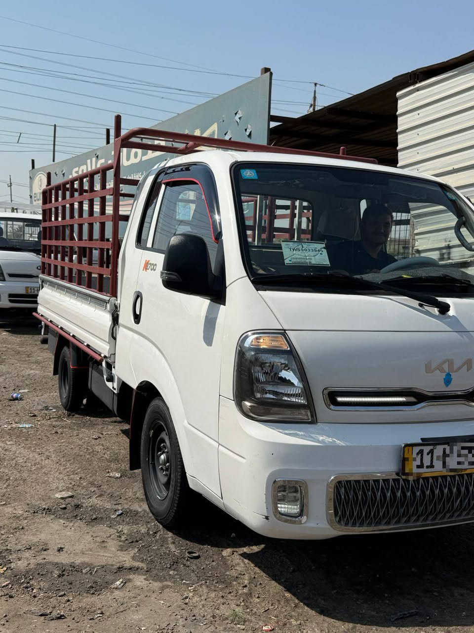 السلام عليكم كيا للبيع موديل 23 كفاله عامه وجاهزه للشغل تبريد شغال ثلج ماشيه 55 الف 
سعرها 148 وبيها مجال 
شواصي مكفوله وكشر على وضع الشركة مكاني بغداد 
الرقم: ***********
