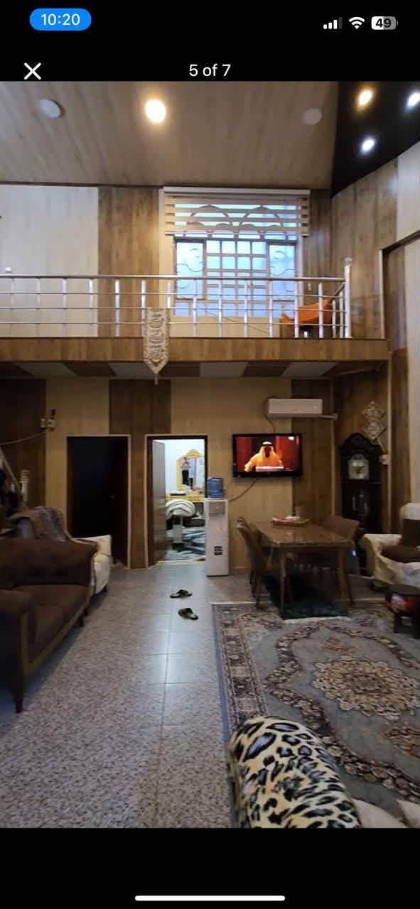 اللهم صل على محمد وال محمد 
للبيع بيت نظيف جداً ٢٠٠ متر طابقين في النجف حي العدالة السعر ٣٩٨ فقط البيت من جهة شارع الجنسية صب مسلح الارضي غرفتين وصالة واستقبال وحديقة وكراج سيارة ومطبخ والطابق الثاني غرفة كبيرة جداً بحدود ٥٠ متر البيت بناء ٢٠٠٧ وتم التجديد والتحديث ب ٢٠١٨ والسعر مناسب جداً للراغب بالشراء مراجعة مكتب وشركة حسنين شربة ملحق الروان قرب مطعم خان كباب مقابل فندق جنة العراق سابقاً 

للجادين بالشراء *********** مكتب وشركة حسنين شربة 
رابط الكروب الخاص بنا فقط 👇👀👇

https://www.facebook.com/groups/2787238878216039/?ref=share&mibextid=NSMWBT

نص مكتوب في الصور:
- البيت دبل فاليوم بحي العدالة ۲۰۰ متر *********** مكتب حسنين شربة