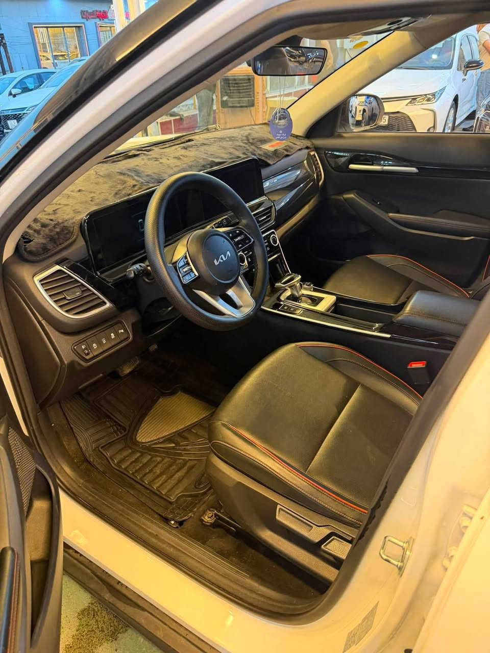 سلتوس ٢٤
توكلر بانوراما 
كفالة عامة 
محرك ١٥٠٠ دبل نوزل 
باسمي 
ماشية ٢١ 
***********
سعر ١٦٤ وبيها مجال بسيط 
مكاني بغداد
