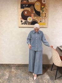 طقم جينز • قميص يغطي الورك • مقاسات ٣٨-٤٨